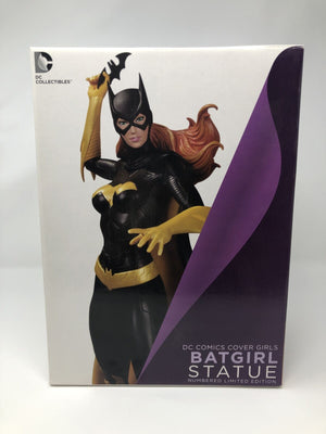 DC Comics: Cover Girls - Batgirl - Statue - Sweets and Geeks